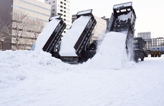 Illustration for article titled The Japanese Military Is Great at Snow Sculptures